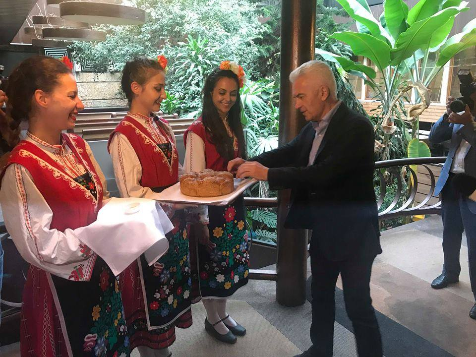 Сидеров в Бургас: Ще настоявам руските туристи да получават визи у нас
