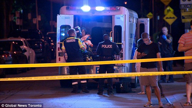 Първо ВИДЕО от ужаса в гръцкия квартал на Торонто! Освирепял мъж разстрелва минувачи