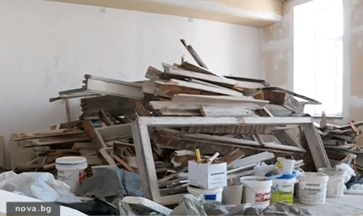 Скандално: Оборудвана аула в Софийския университет тъне в прах 10 години