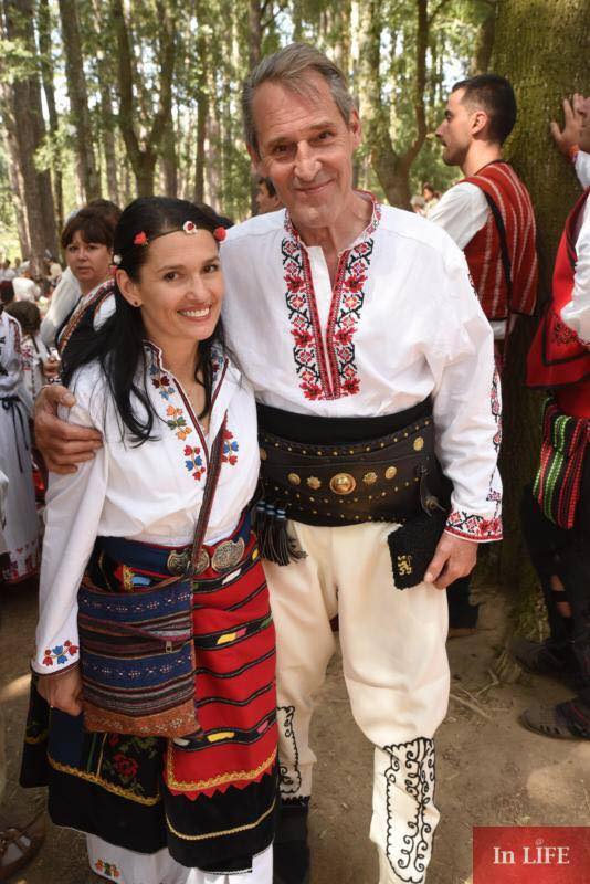 Холивудски актьор се влюби безумно в русенката Деяна! Вдигат най-тежката сватба в историята на България (ВИДЕО)