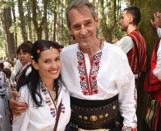 Холивудски актьор се влюби безумно в русенката Деяна! Вдигат най-тежката сватба в историята на България (ВИДЕО)