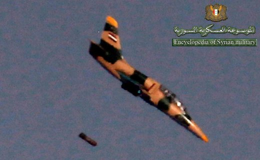 Syr_Mil_Wik: Храбри сирийски пилоти бомбардират терористите само на 500 м от границата с Израел