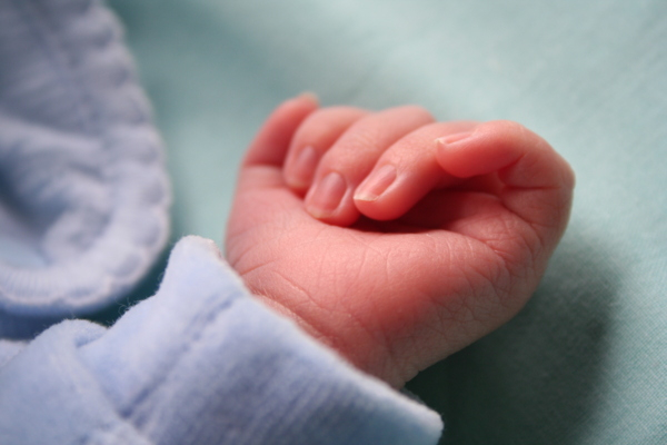 Извънредни новини от плевенската болница за бебето, чиято майка почина при раждането