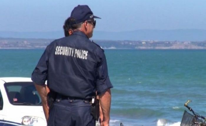 Командироват близо 1000 полицаи от страната към морските курорти
