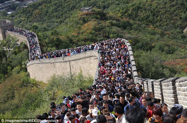 Светът е потресен! Великата китайска стена започна да се срутва! (СНИМКИ)