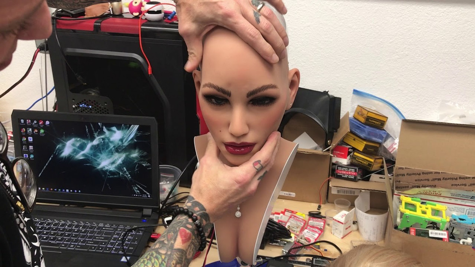 Първият в света изпитател на роботизирани секс кукли разказа за преживяванията си с тях (СНИМКИ/ВИДЕО 18+)
