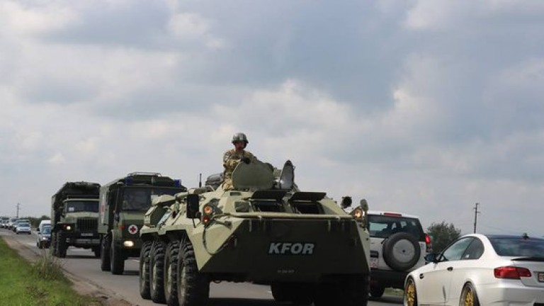 НАТО мобилизира сили в Косово