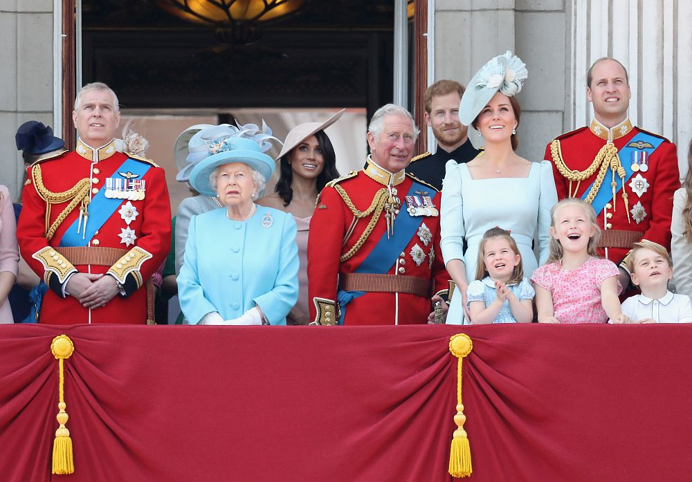 Шокиращи разкрития за британското кралско семейство! Потресаващо е какво (не) трябва да вършат благородниците