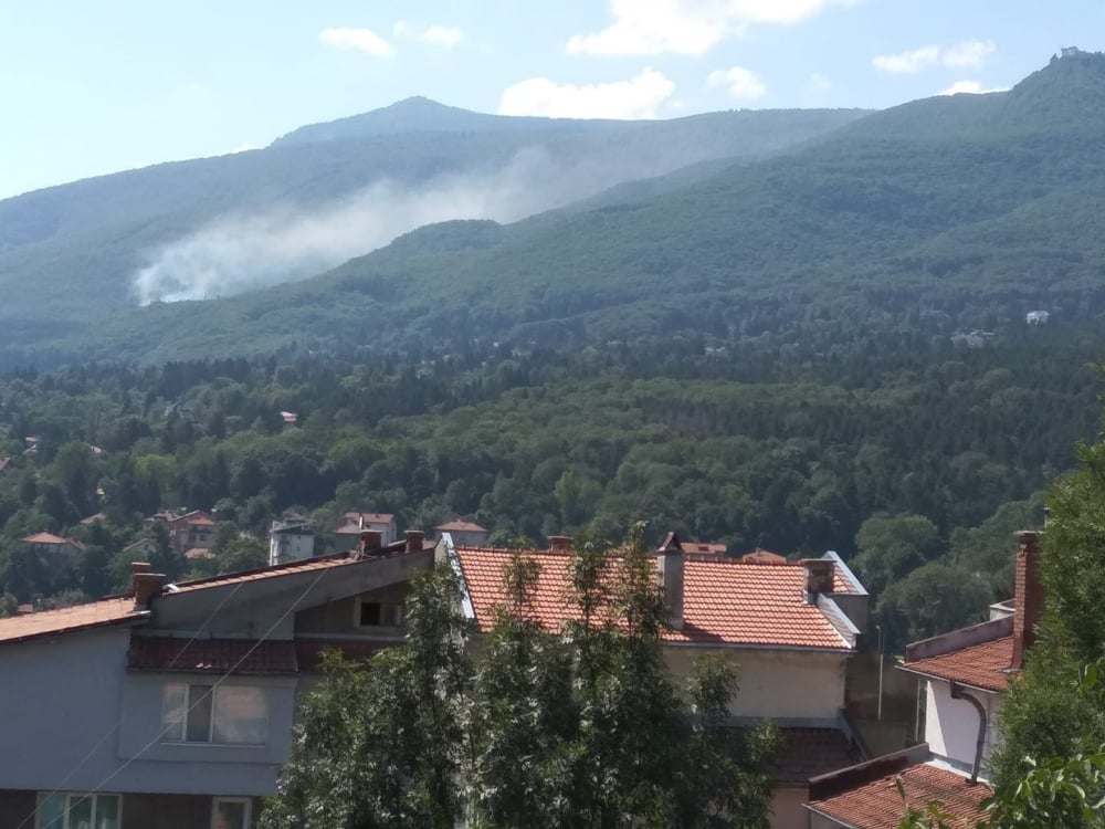 Първо в БЛИЦ! Пожар на Витоша, столичани ревнаха: Събуди се вулканът (СНИМКИ)