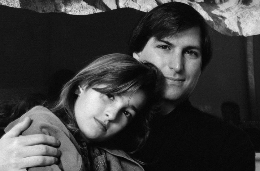 Дъщерята на Стив Джобс разказа за шокиращите последни думи на баща си на смъртното му легло (СНИМКИ)
