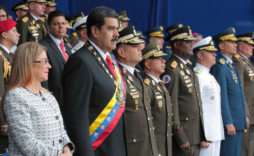 Всички погледи бяха приковани към президента Мадуро по време на атаката с дронове! А през това време жена му… (СНИМКИ/ВИДЕО)