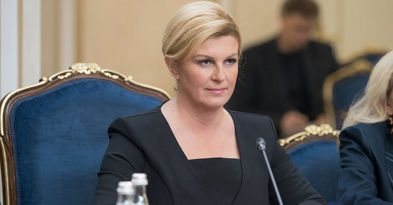 Президентът на Хърватия изкопира Мелания Тръмп (СНИМКИ)