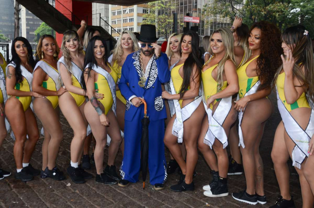 Секси участничките в конкурса за най-красиво бразилско дупе излязоха по улиците и зашеметиха минувачите (СНИМКИ/ВИДЕО 18+)