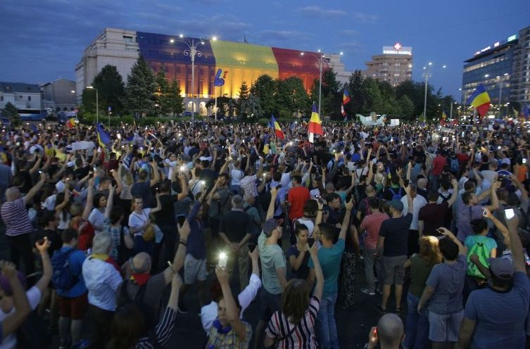 В Румъния се укротиха – по-малоброен и мирен протест тази нощ