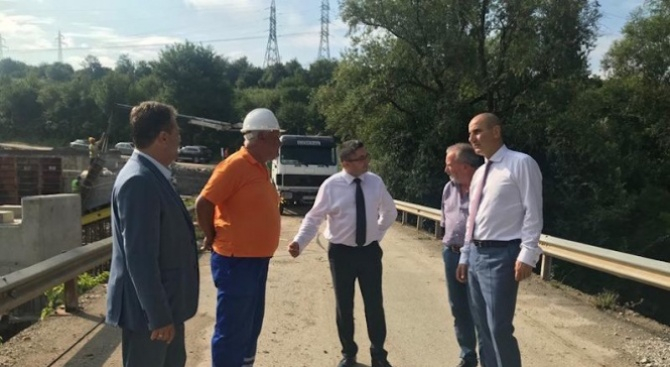 Министър Нанков и Цветан Цветанов ще открият ремонтирания участък Горна Оряховица - Арбанаси