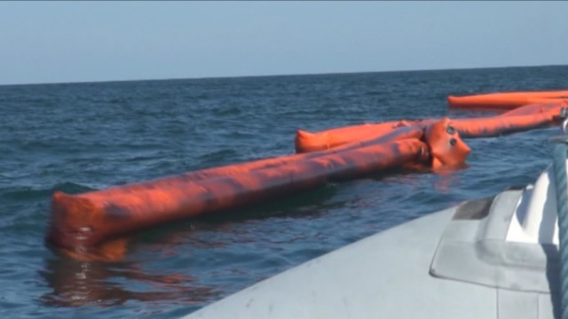 Все още изтича мазут от 100-годишния кораб край Созопол, тепърва ще правят план за дейстиве 