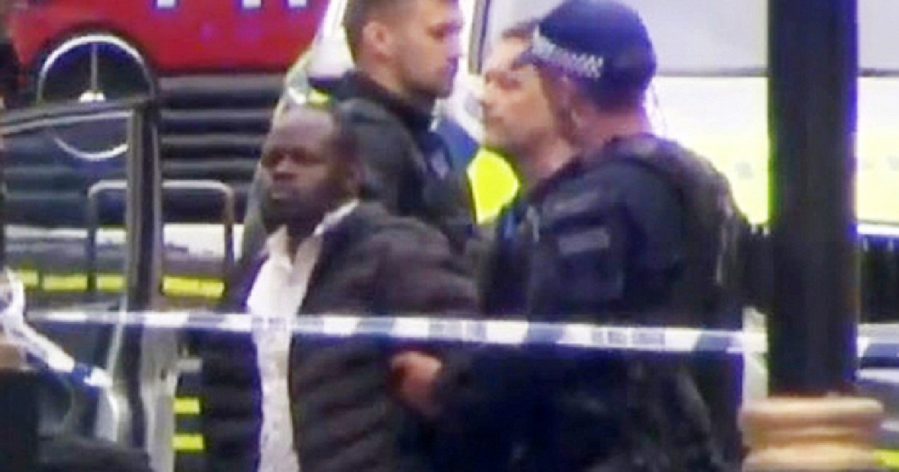 Полицията в Англия извършва претърсвания след атаката в Лондон