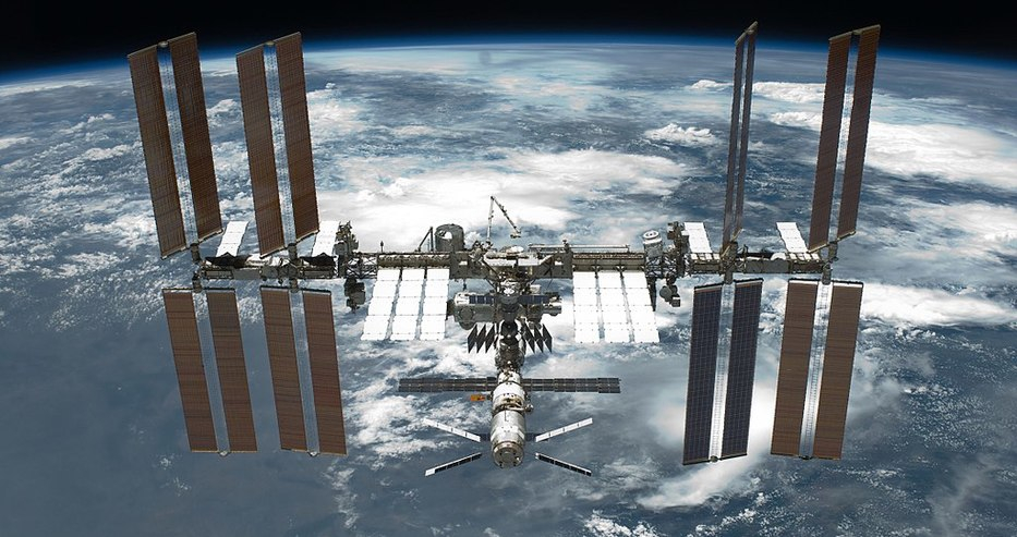 ​Руските космонавти на МКС излязоха в открития Космос