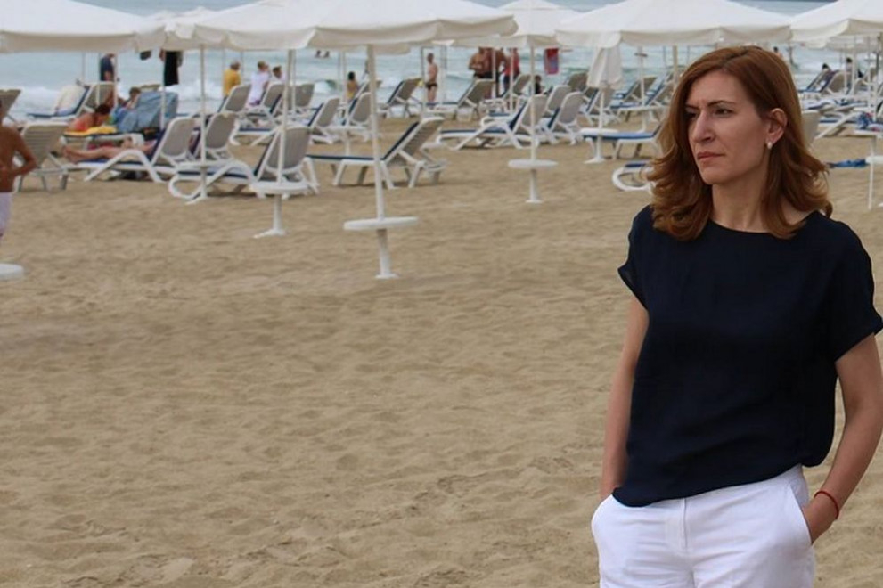 Министър Ангелкова погна концесионера на плажа в Созопол