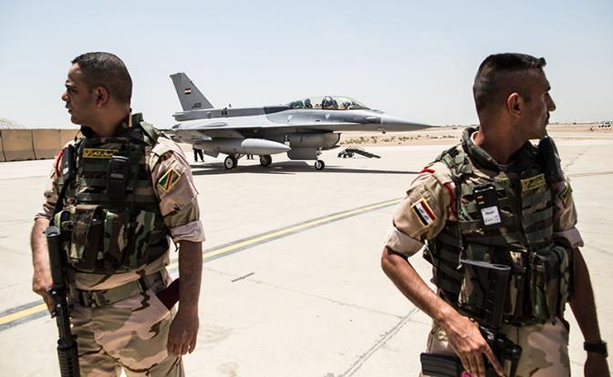 Иракската авиация бомбардира Сирия