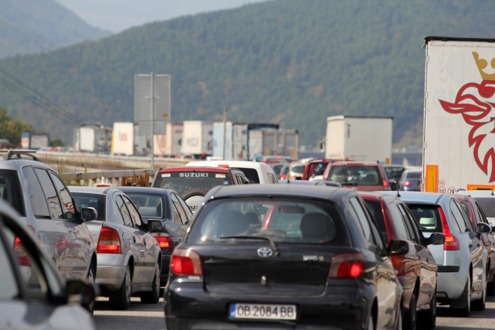 Пътят към София по магистрала „Хемус“ е блокиран от задръстване