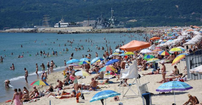 Милиони задължения в туризма! Големите чужди компании разплащат летния сезон през декември
