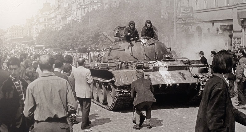 Българи, потушавали Пражката пролет: Никога не сме стреляли по чехи или цивилни