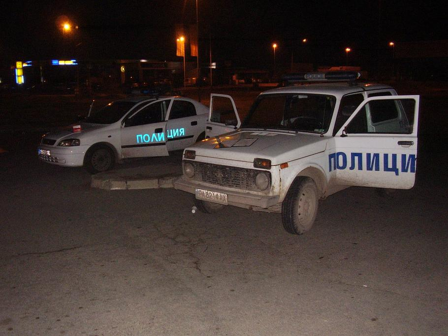 Пак безчинство: Тумба цигани купонджии цяла нощ се гаврят с полицаи в Пазарджик