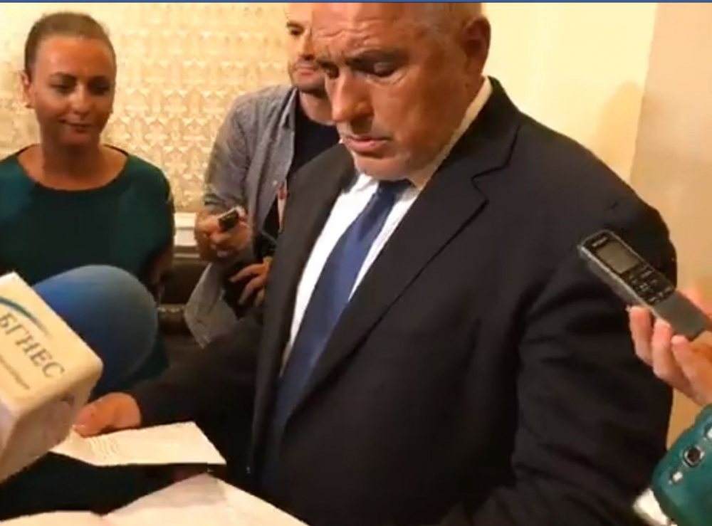Показаха подписка на премиера в парламента, която може да спаси главата на Любомир Методиев, който удари журналистка! (СНИМКИ/ВИДЕО)