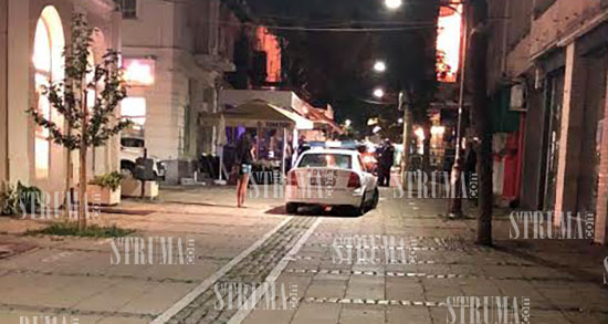 Жестоко меле в центъра на Благоевград! Еката нахълта с брадва в бар и стана страшно (СНИМКА)