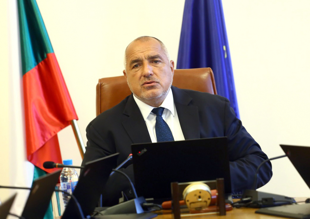 Близо три часа продължава инфарктното заседание за политическото бъдеще на България 