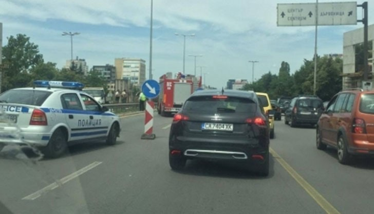 Сигнал до БЛИЦ! Две коли направиха движението по "Цариградско" в София истински кошмар