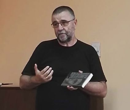 Писателят Христо Стоянов: Ние се превръщаме в офшорна зона за кражба и разпространение на книги, музика и филми