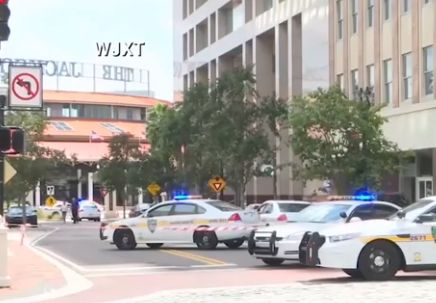 От полицията с първи официален коментар за масовата стрелба, окървавила развлекателен център във Флорида (ВИДЕО)