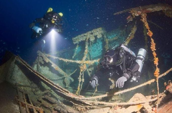 Удар: Водолази откриха мистериозен сейф в потънал кораб! Легендите твърдят, че в него се крие златно съкровище за десетки милиони евро (СНИМКИ/ВИДЕО)