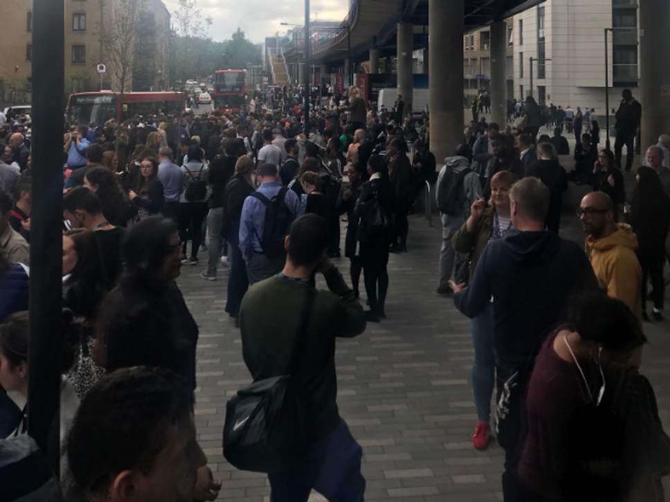 Ужас в Лондон: Очевидци твърдят, че са чули взривове (СНИМКИ/ВИДЕО)