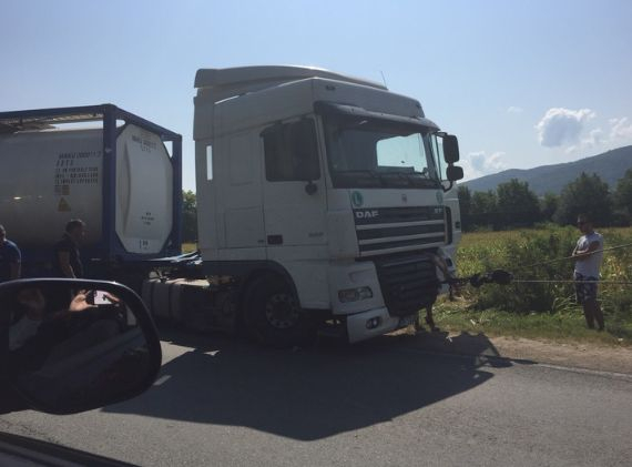 Тежка катастрофа на пътя София - Варна с цистерна (СНИМКИ)
