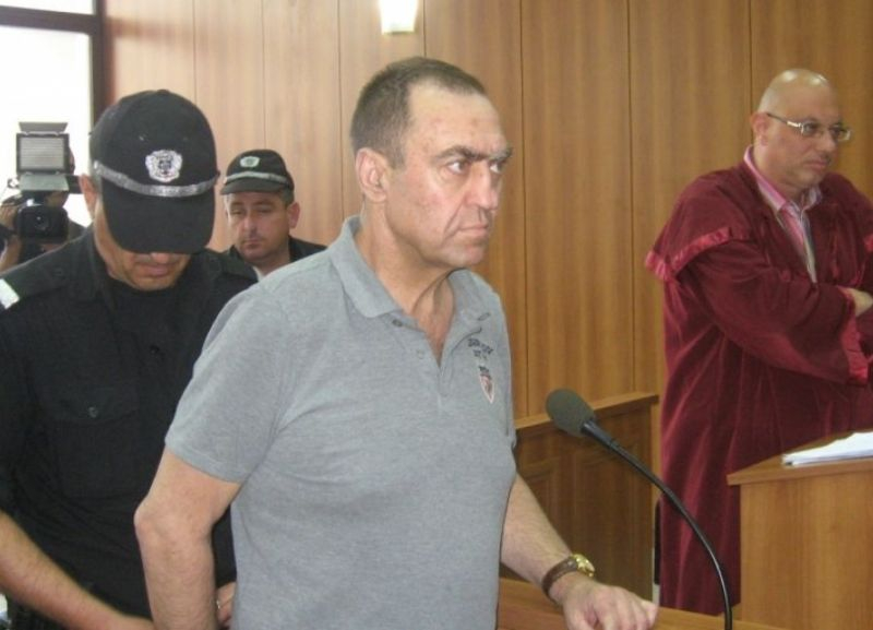 Изведоха с джип от затвора Иван Евстатиев 