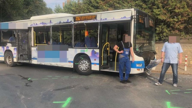 Ужасяваща катастрофа с автобус! 17 деца са ранени