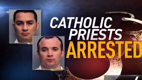 Разврат: Спипаха на калъп католически свещеници на Маями Бийч, членът на единия се веел пред полицията (18+)