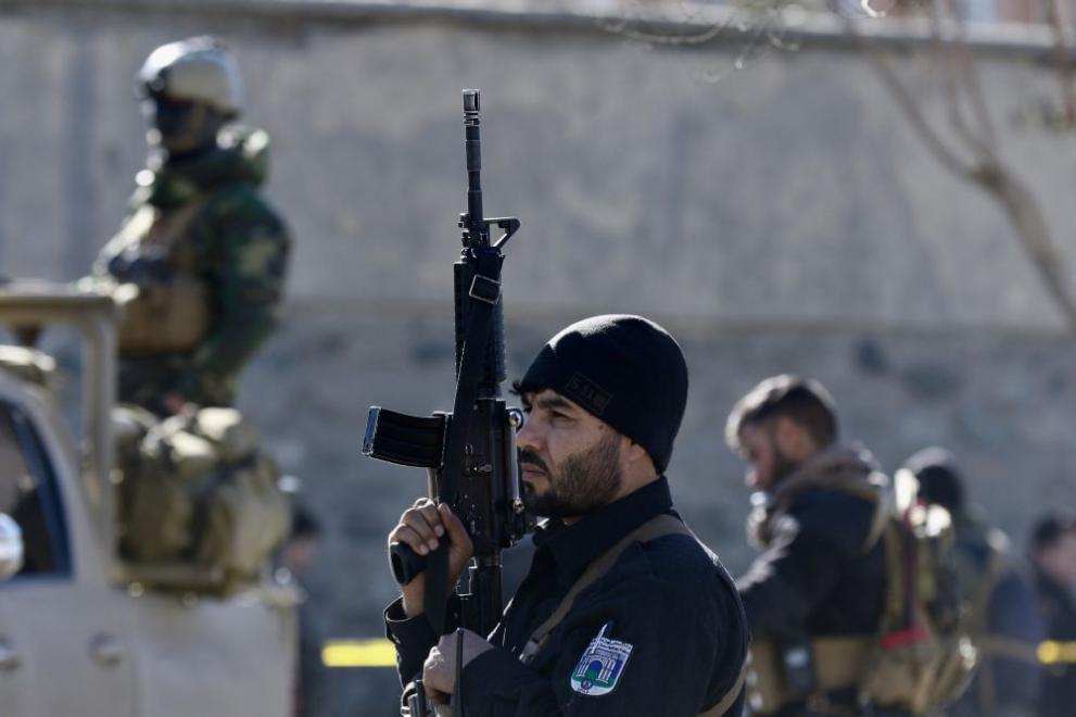 Десетки загинали и ранени при бомбен атентат в Кабул