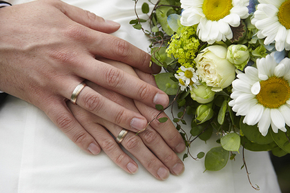 Жена се омъжи за трупа на възлюбения си преди погребението му