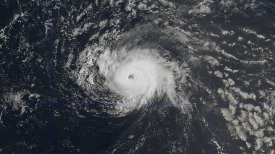 Първият голям ураган за тази година в Атлантическия океан набира сила, ето къде може да удари