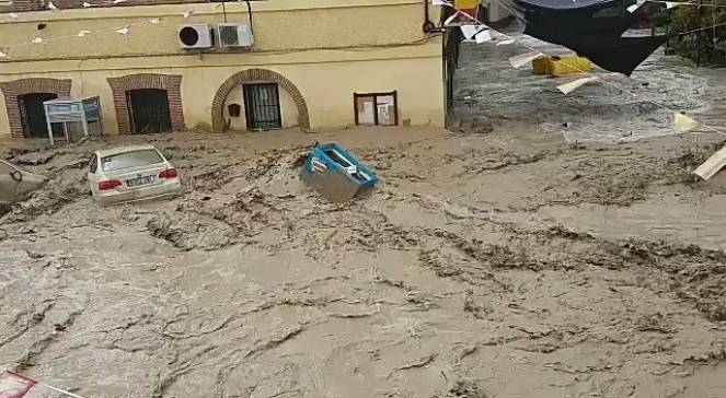 Невиждана стихия в Испания! Цунами удари Толедо (ВИДЕО)