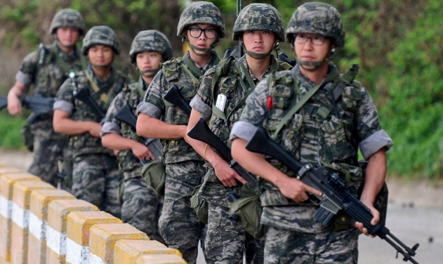 Южнокорейски студенти се опитаха хитро да се измъкнат от задължителна военна служба