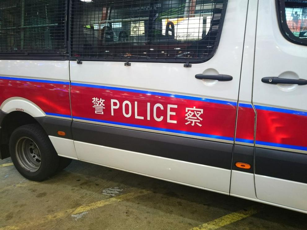 Криминално проявен се вряза с кола в хора на площад в Китай, има убити