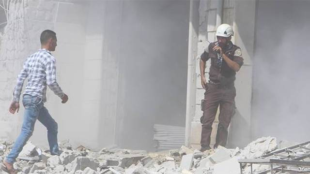 "Белите каски" снимаха 9 инсценирани клипа как сирийската армия използва химическо оръжие