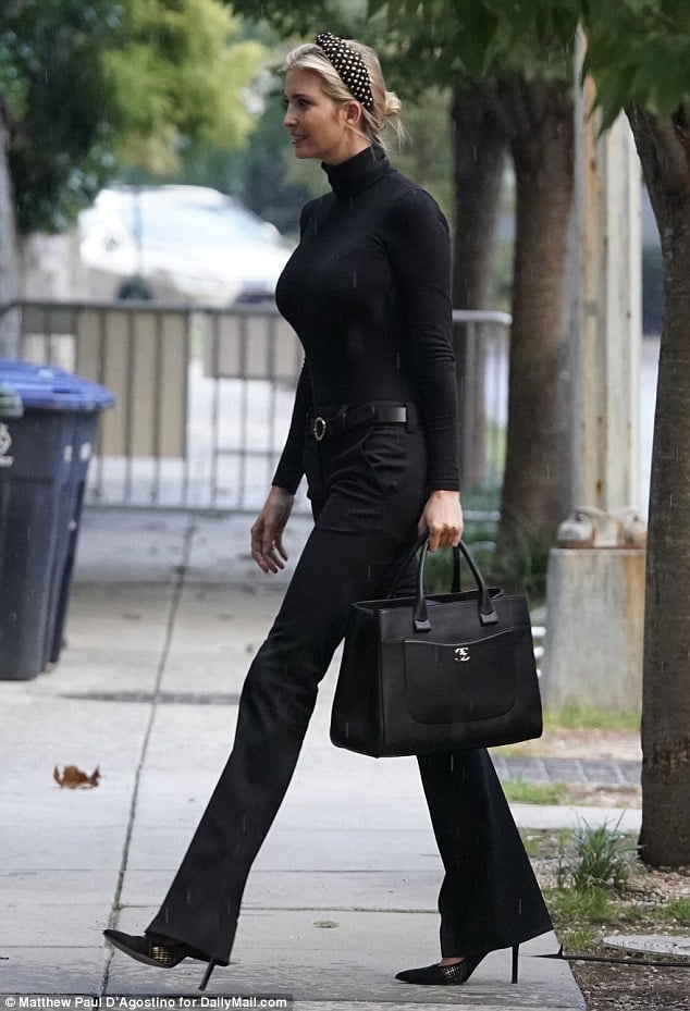 Иванка Тръмп блесна с ослепителен тоалет с черни панталони и кожена рокля