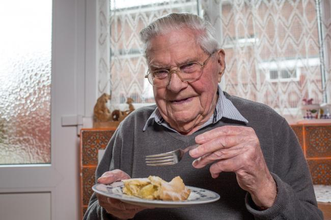 100-годишен чревоугодник разкри тайната на дълголетието си