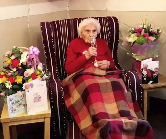 105-годишна британка посочи връзката между секса и дълголетието и шокира всички с рецептата си за дълъг живот